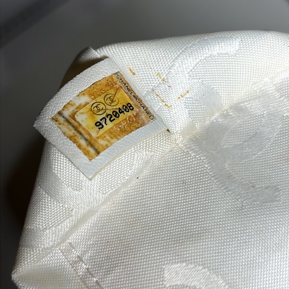 Chanel Caviar Tote w/ COA - Picture 10 of 17